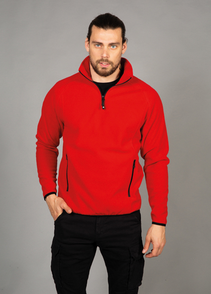 TorinoFLEECES / JRC - JAMES ROSS COLLECTIONUnisex μπλούζα fleeceΠεριγραφή:Η μπουφάν fleece Torino διαθέτει κοντό φερμουάρ στο γιακά, δύο τσέπες με φερμουάρ και μακριά ρεγκλάν μανίκια για άνεση και στυλ. Διαθέτει λάστιχο στις μανσέτες και τη μέση για καλύτερη εφαρμογή.Σύνθεση:280g/m² - 100% ΠολυέστερΕφαρμογή ως Επαγγελματική Ένδυση:Ιδανική επιλογή για επαγγελματίες στον τομέα της εξυπηρέτησης, της μεταφοράς ή των υπαίθριων εργασιών, παρέχοντας ζεστασιά και λειτουργικότητα στην καθημερινότητα.Υλικό και Άνεση:Κατασκευασμένη από 100% πολυέστερ, προσφέρει εξαιρετική ανθεκτικότητα και άνεση κατά τη διάρκεια της εργασίας, διατηρώντας τη θερμοκρασία του σώματος, ενώ επιτρέπει την ελεύθερη κίνηση.Δυνατότητα Προσαρμογής:Διαθέτει δυνατότητα εκτυπώσεων με λογότυπα ή μηνύματα του πελάτη, ιδανικό για branding και προώθηση της εταιρικής εικόνας.Διαθεσιμότητα:Η μπλούζα fleece Torino είναι διαθέσιμη σε διάφορα χρώματα όπως γκρι, μπλε και μαύρο, προσφέροντας περισσότερες επιλογές για κάθε επαγγελματική εμφάνιση.